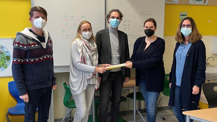 Thomas Sterz Und Franziska M ller Rech Besuchen Weiterf hrende Schule